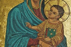 Madonna mit Kind, Mosaik im Haupteingang